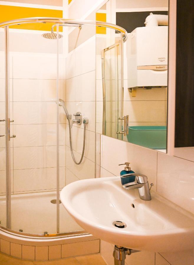 Backpacker Apartment Schönbrunn Wien Exteriör bild